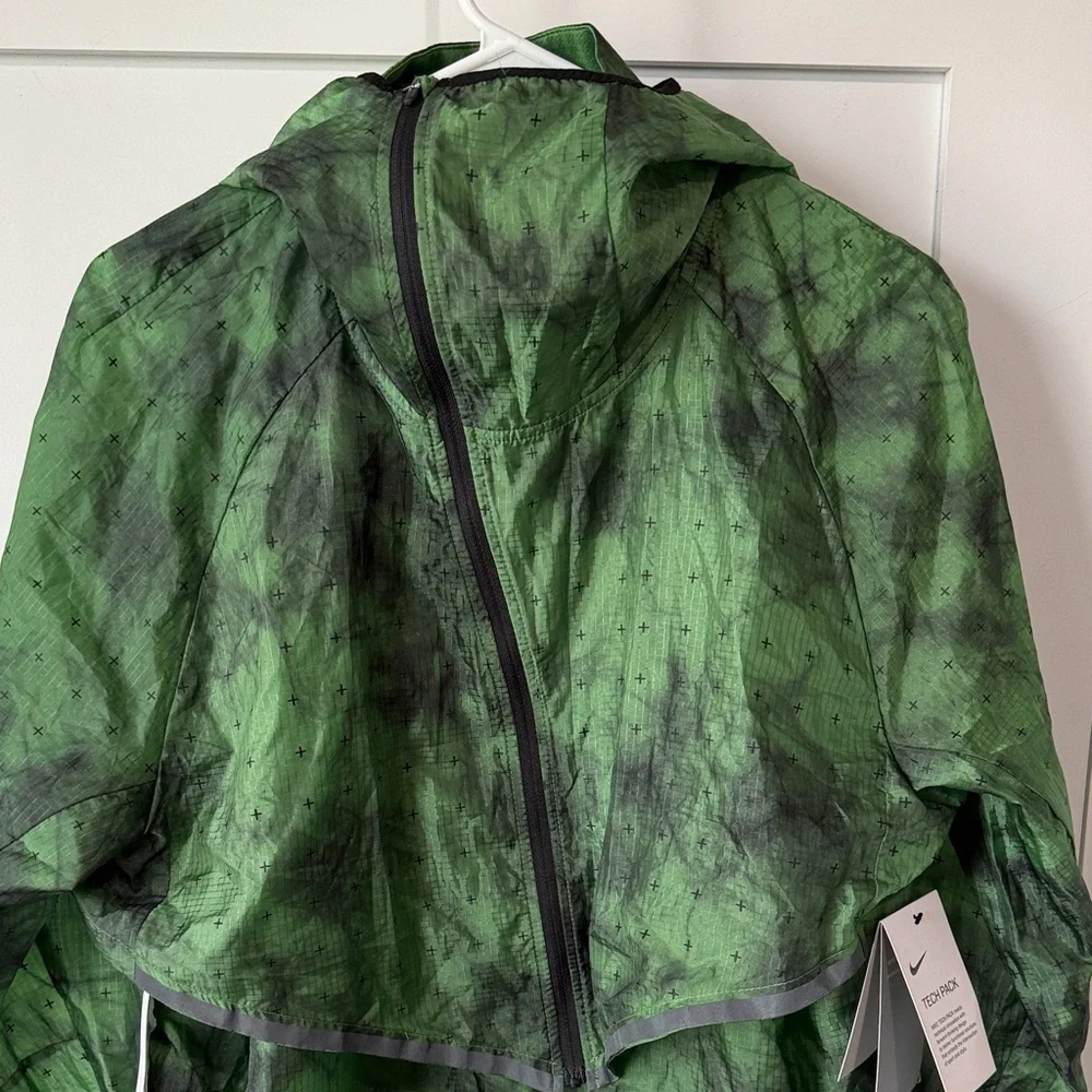 Nike Men's 3-1 Tech Pack Running Jacket.